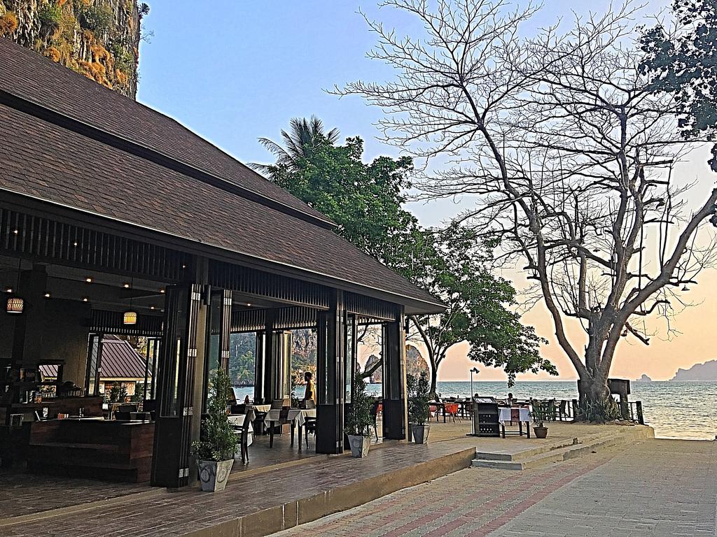 Tonsai Bay Resort Exterior photo